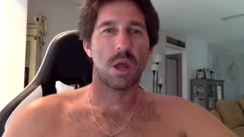 Snapshot of traviskenn chatting on 15, 9, 2025 TravisKenn online show from 15, 9, 2025