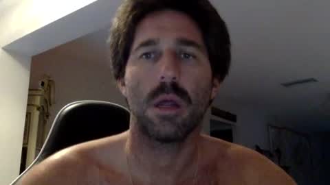 Snapshot of traviskenn chatting on 26, 9, 2025 TravisKenn online show from 26, 9, 2025