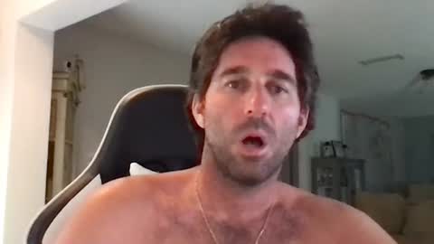 Snapshot of traviskenn chatting on 24, 10, 2025 TravisKenn online show from 24, 10, 2025