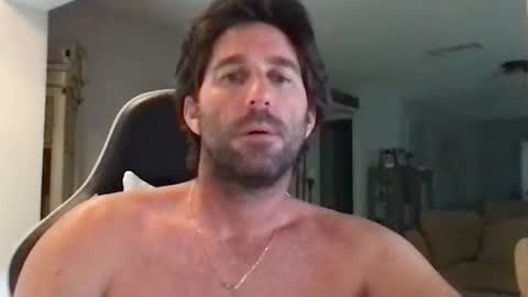 Snapshot of traviskenn chatting on 29, 10, 2025 TravisKenn online show from 29, 10, 2025