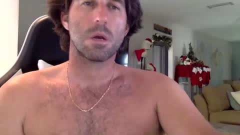 Snapshot of traviskenn chatting on 1, 12, 2025 TravisKenn online show from 1, 12, 2025