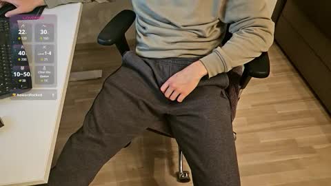 Snapshot of tree1989 chatting on 8, 11, 2025 tree1989 online show from 8, 11, 2025