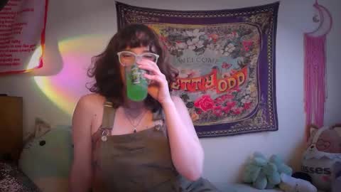 Snapshot of treecups chatting on 9, 9, 2025 treecups online show from 9, 9, 2025