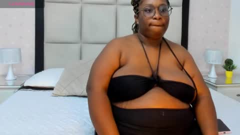 Treisy Vixen big ass online show from 30, 6, 2026