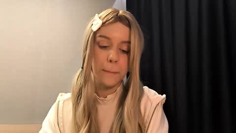 Snapshot of tressamarshbanks chatting on 10, 10, 2025 Alice online show from 10, 10, 2025