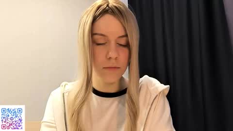 Snapshot of tressamarshbanks chatting on 12, 10, 2025 Alice online show from 12, 10, 2025
