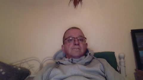 Snapshot of trev8331 chatting on 21, 12, 2025 Fe-fi-fo-fum online show from 21, 12, 2025