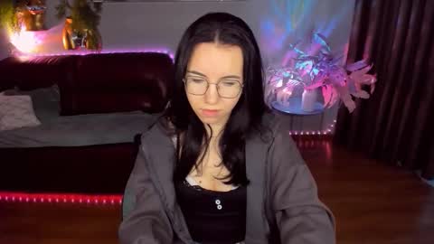 TriciaDaisy online show from 2, 5, 2026