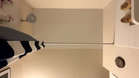 Snapshot of trickydick6 chatting on 22, 11, 2025 trickydick6 online show from 22, 11, 2025