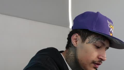 Snapshot of trieone chatting on 4, 12, 2024 - trieone online show from 4, 12, 2024