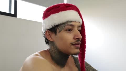 Snapshot of trieone chatting on 24, 12, 2024 - trieone online show from 24, 12, 2024