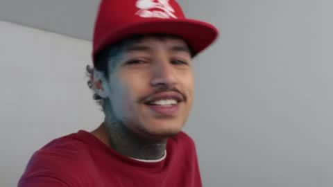 Snapshot of trieone chatting on 8, 1, 2025 - trieone online show from 8, 1, 2025