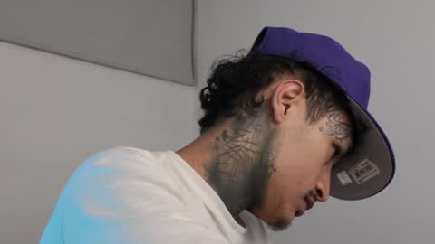 Snapshot of trieone chatting on 5, 2, 2025 - trieone online show from 5, 2, 2025