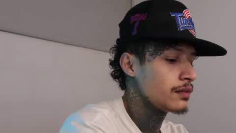 Snapshot of trieone chatting on 11, 2, 2025 - trieone online show from 11, 2, 2025