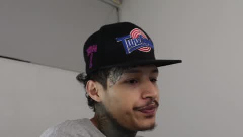 Snapshot of trieone chatting on 12, 2, 2025 - trieone online show from 12, 2, 2025