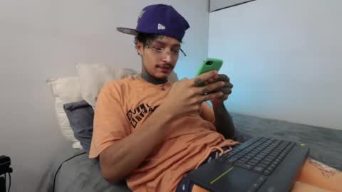 Snapshot of trieone chatting on 15, 2, 2025 - trieone online show from 15, 2, 2025