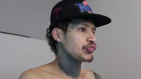 Snapshot of trieone chatting on 26, 2, 2025 - trieone online show from 26, 2, 2025