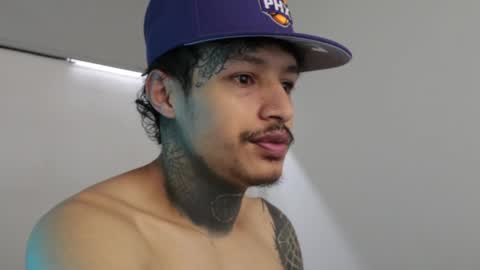 Snapshot of trieone chatting on 28, 2, 2025 - trieone online show from 28, 2, 2025