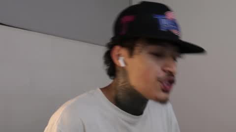 Snapshot of trieone chatting on 4, 3, 2025 - trieone online show from 4, 3, 2025