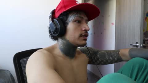 Snapshot of trieone chatting on 25, 9, 2025 - trieone online show from 25, 9, 2025