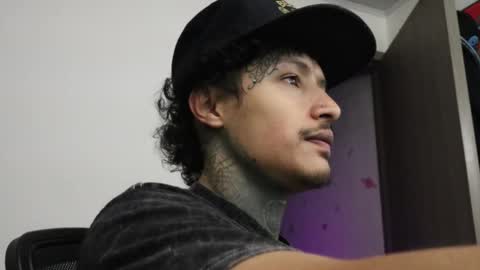 Snapshot of trieone chatting on 14, 10, 2025 - trieone online show from 14, 10, 2025