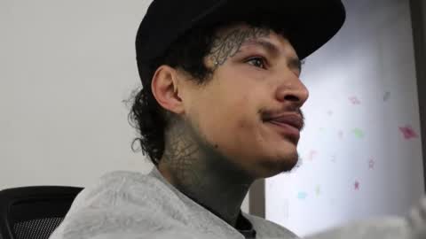 Snapshot of trieone chatting on 20, 10, 2025 - trieone online show from 20, 10, 2025