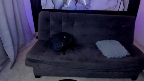 Snapshot of triiangel_latinboy chatting on 27, 5, 2026 Johan online show from 27, 5, 2026