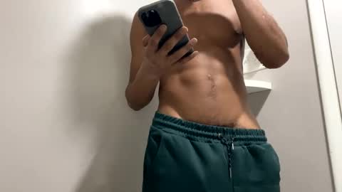 Snapshot of trillahung chatting on 16, 12, 2024 WapBopper online show from 16, 12, 2024