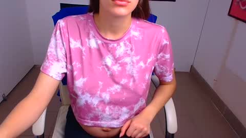 Snapshot of triniti_love chatting on 6, 1, 2025 Trinity online show from 6, 1, 2025