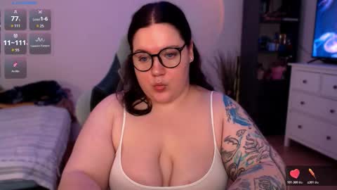 Snapshot of trinititi chatting on 6, 11, 2025 Tina online show from 6, 11, 2025