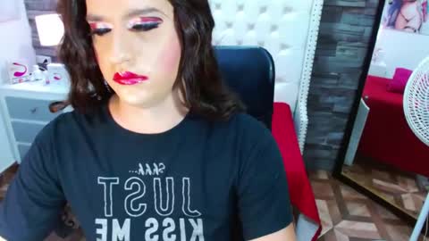 Snapshot of trinity_tsx chatting on 5, 2, 2025 SOFIA online show from 5, 2, 2025