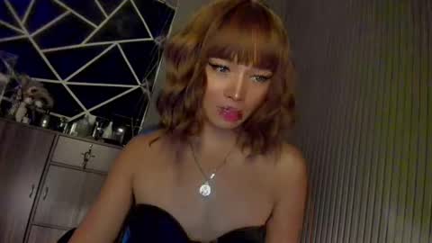 Ms Ella online show from 18, 12, 2024