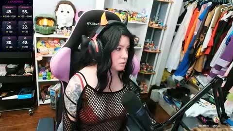 Snapshot of trinitykatze chatting on 13, 10, 2025 Trin Kat pet online show from 13, 10, 2025