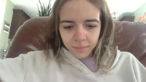 Snapshot of trippybb222 chatting on 11, 11, 2025 trippybb222 online show from 11, 11, 2025