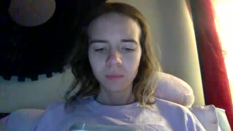 Snapshot of trippybb222 chatting on 17, 11, 2025 trippybb222 online show from 17, 11, 2025