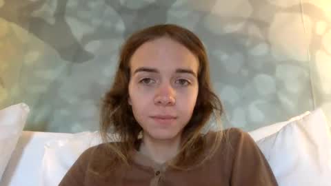 Snapshot of trippybb222 chatting on 23, 11, 2025 trippybb222 online show from 23, 11, 2025