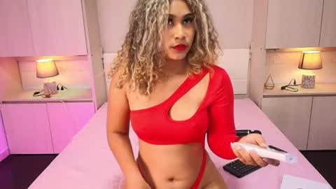 Snapshot of trishamoon chatting on 15, 12, 2024 TRISHA online show from 15, 12, 2024