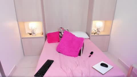 Snapshot of trishamoon chatting on 12, 2, 2025 TRISHA online show from 12, 2, 2025