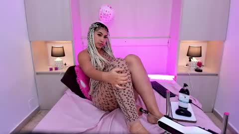 Snapshot of trishamoon chatting on 15, 2, 2025 TRISHA online show from 15, 2, 2025