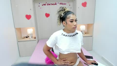 Snapshot of trishamoon chatting on 25, 2, 2025 TRISHA online show from 25, 2, 2025