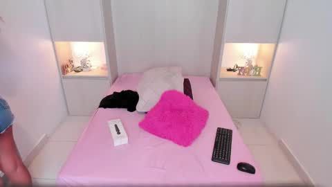 Snapshot of trishamoon chatting on 14, 9, 2025 TRISHA online show from 14, 9, 2025