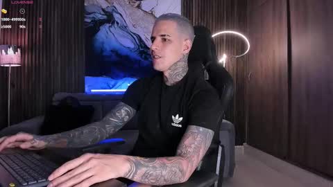 Snapshot of trisstan_ chatting on 26, 10, 2025 Alexander online show from 26, 10, 2025