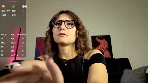 Snapshot of trixibell chatting on 4, 10, 2025 trixibell online show from 4, 10, 2025