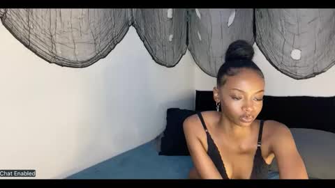 trixie_luv online show from 21, 10, 2025