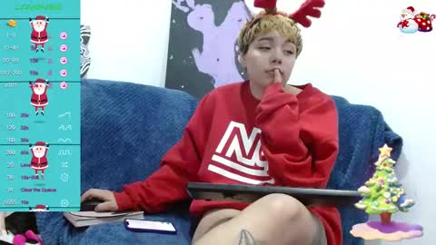 Snapshot of trixie_tangg chatting on 24, 12, 2024 Kitty online show from 24, 12, 2024