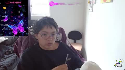 Snapshot of trixie_tangg chatting on 16, 11, 2025 Kitty online show from 16, 11, 2025