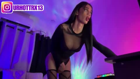 Snapshot of trixieemerald chatting on 13, 12, 2025 trixieemerald online show from 13, 12, 2025