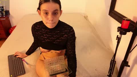 Snapshot of trixx_01 chatting on 16, 11, 2025 trixx_01 online show from 16, 11, 2025