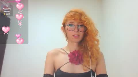 Snapshot of trixy_roses chatting on 9, 11, 2025 Trixy Rose online show from 9, 11, 2025
