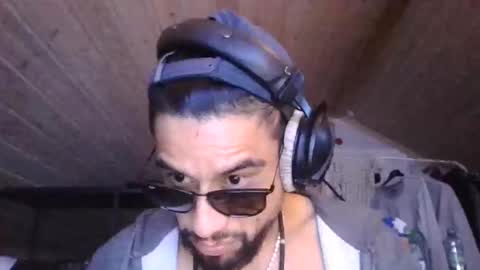 Snapshot of tropppel888 chatting on 26, 11, 2025 Open minded - Hetro - Male online show from 26, 11, 2025